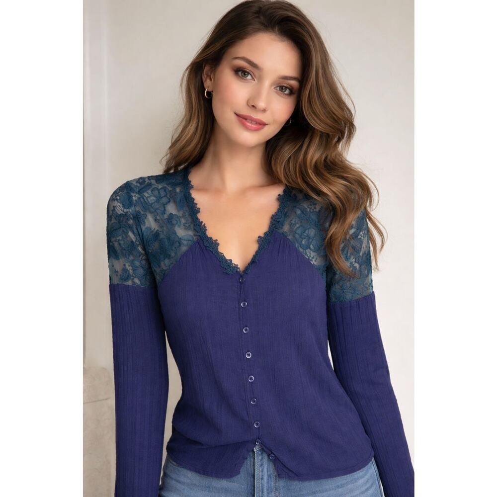 Women's Mesh Floral Embroidered Crochet Mixed Media Blouse Small Blue Fairy